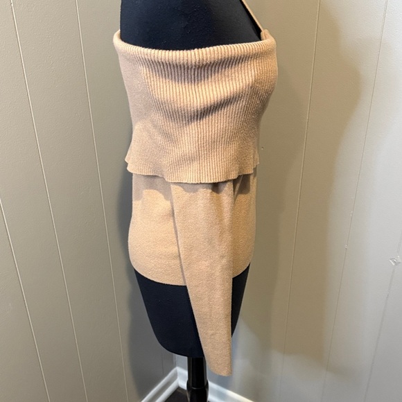 Line & Dot Women’s Small Off-the-Shoulder Camel Sweater - Picture 4 of 7